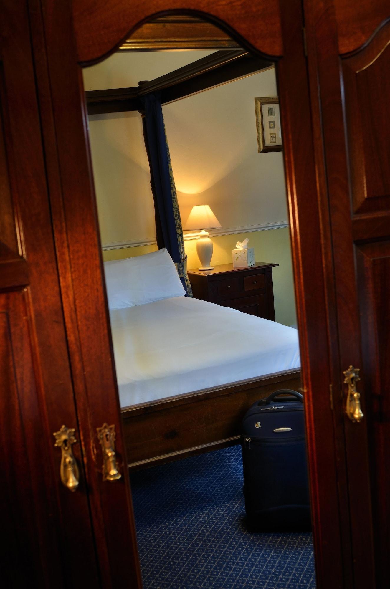 Newby Bridge Hotel ภายนอก รูปภาพ