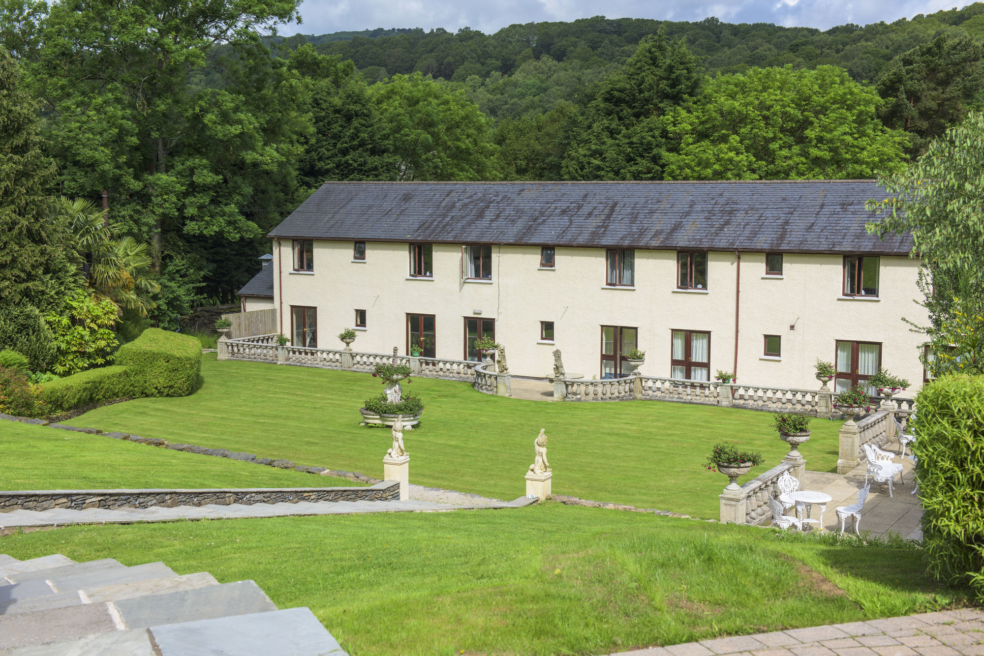 Newby Bridge Hotel ภายนอก รูปภาพ